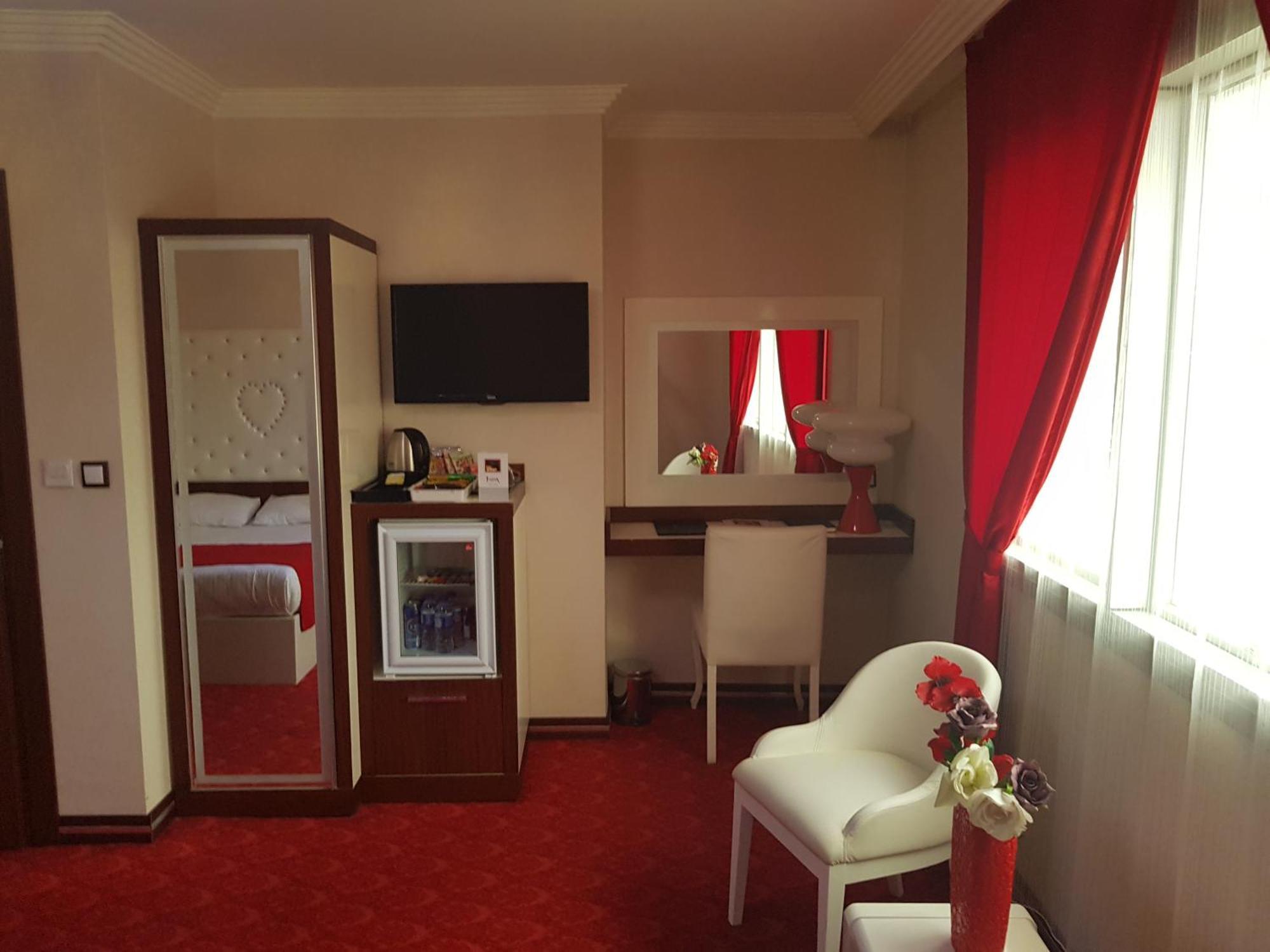 Ismira Hotel Ankara Bagian luar foto