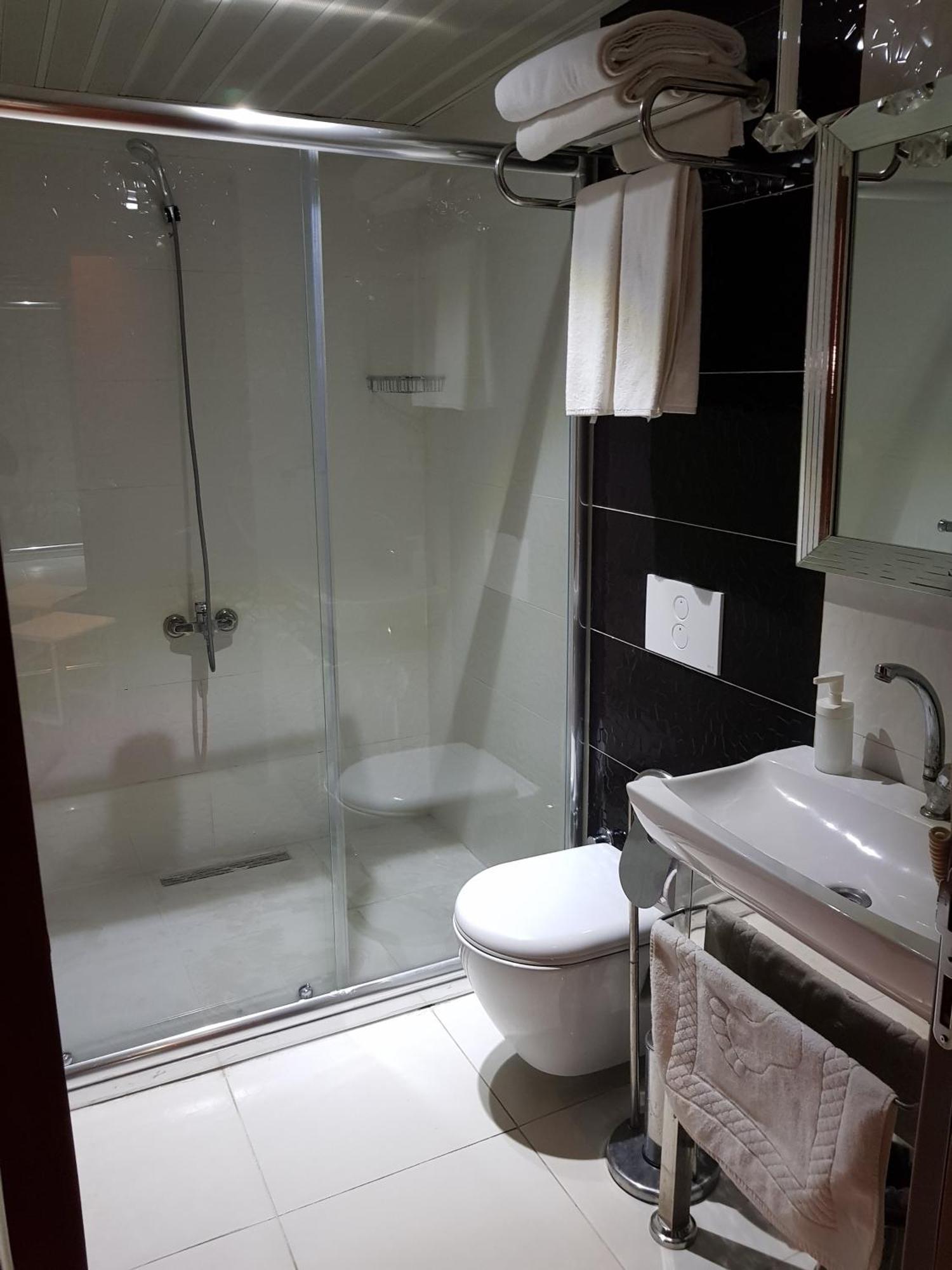 Ismira Hotel Ankara Bagian luar foto